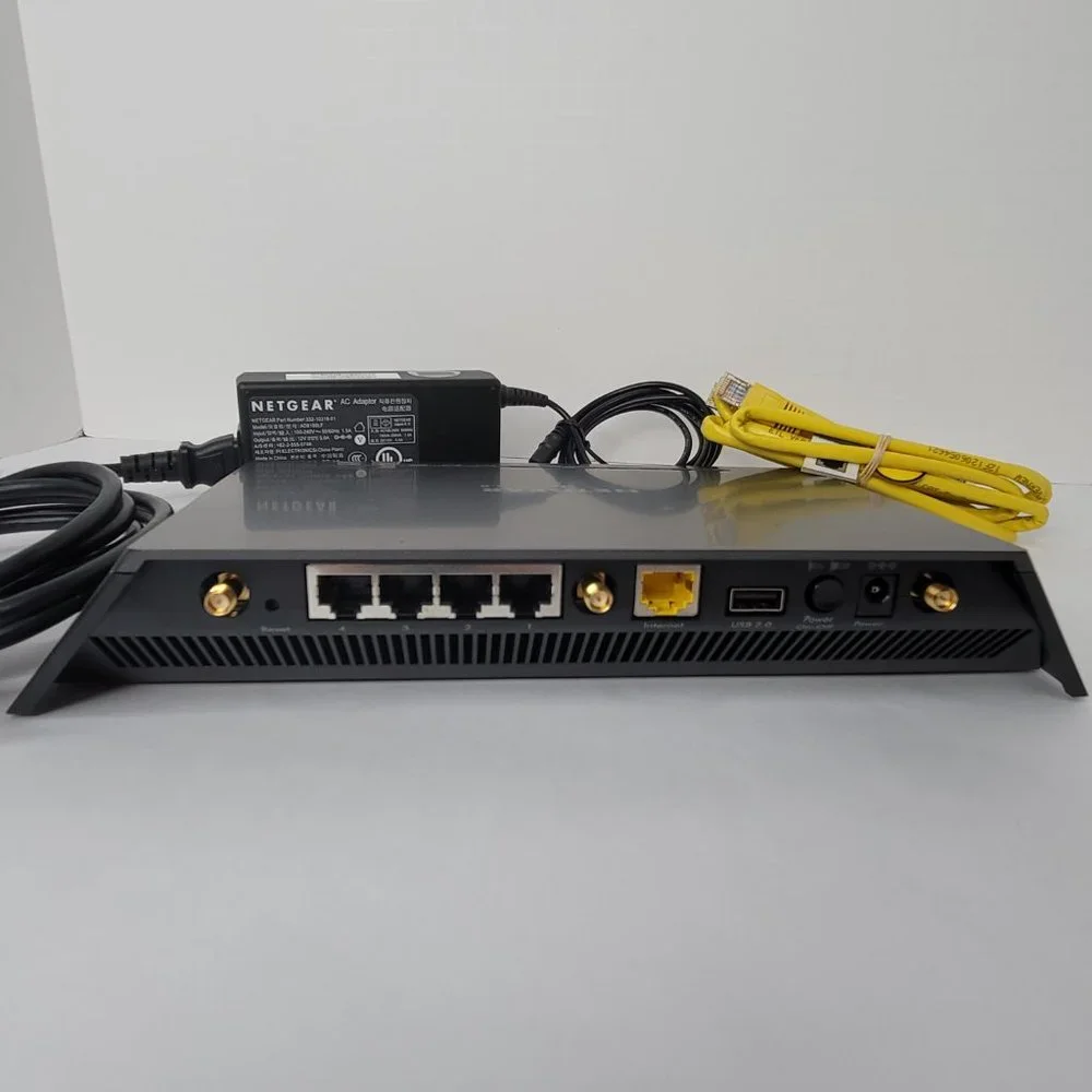 NetGear Nighthawk AC2300 Cybersecurity WiFi Router - Picture 4 of 7